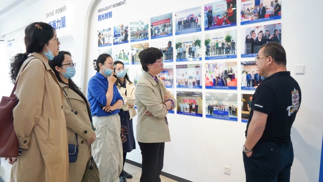 青岛市科技局副局长徐凌云一行参观视察永利集团3044noc登录入口色谱