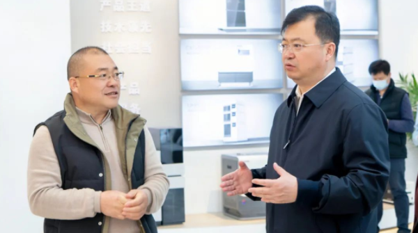 青岛市崂山区区长杨克敏带队工信局、统计局领导到访永利集团3044noc登录入口调研指导